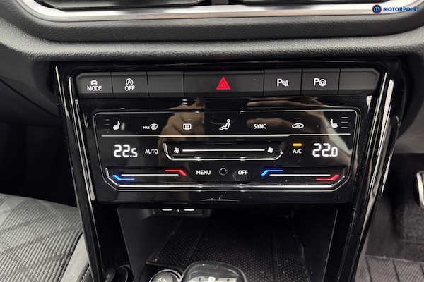 Used Volkswagen T-Roc 2024 for sale - 76117859: Photo 22