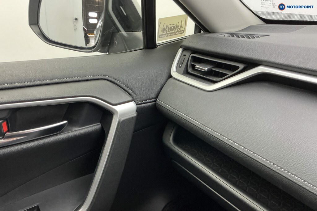 Used Toyota RAV4 2020 for sale - 76367155: Photo 24