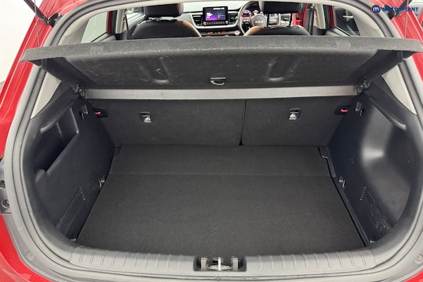 Used Kia Stonic 2023 for sale - 76222897: Photo 11