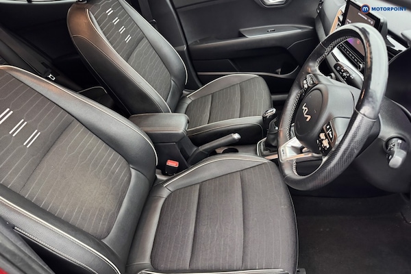 Used Kia Stonic 2023 for sale - 76222897: Photo 13