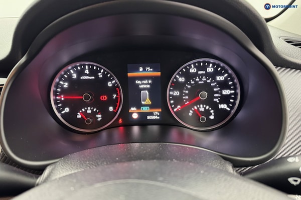 Used Kia Stonic 2023 for sale - 76222897: Photo 17