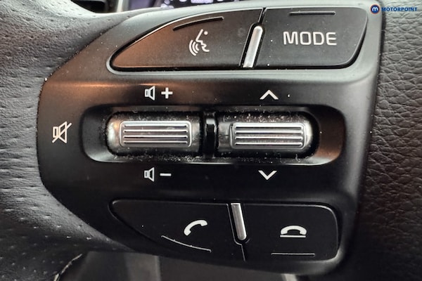 Used Kia Stonic 2023 for sale - 76222897: Photo 27