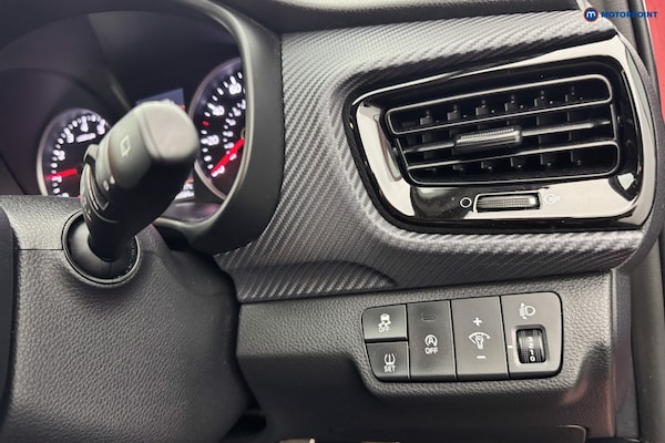 Used Kia Stonic 2023 for sale - 76222897: Photo 29