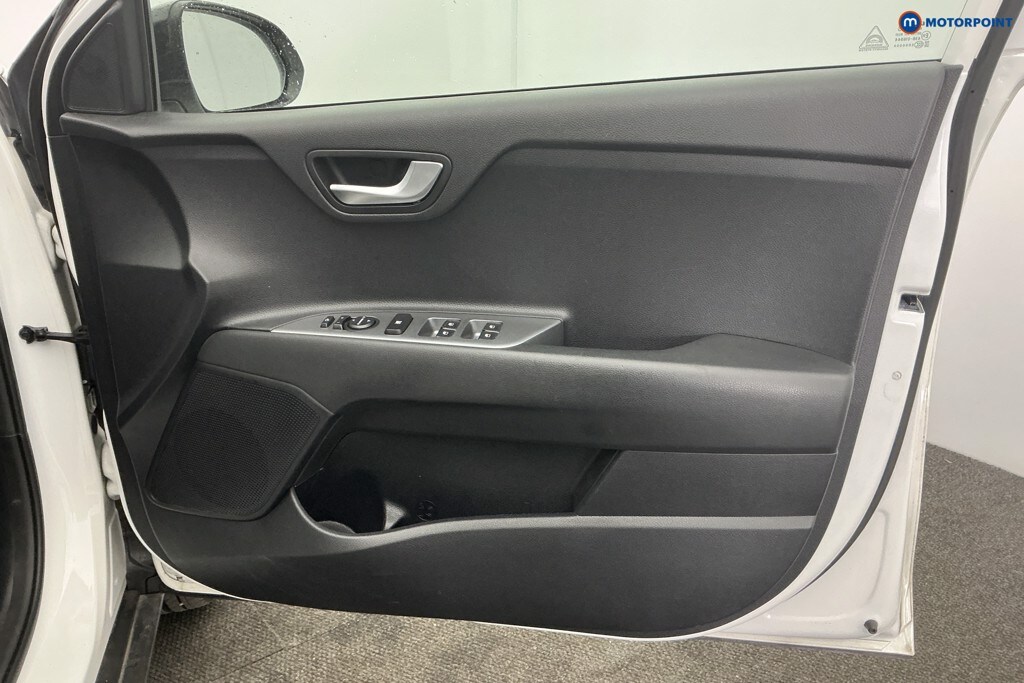 Used Kia Stonic 2023 for sale - 78055770: Photo 28