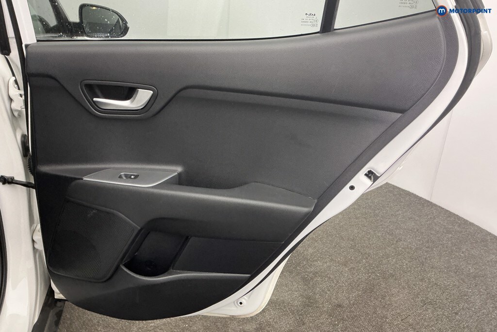 Used Kia Stonic 2023 for sale - 78055770: Photo 30