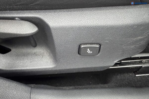 Used Toyota Corolla 2020 for sale - 76209590: Photo 29
