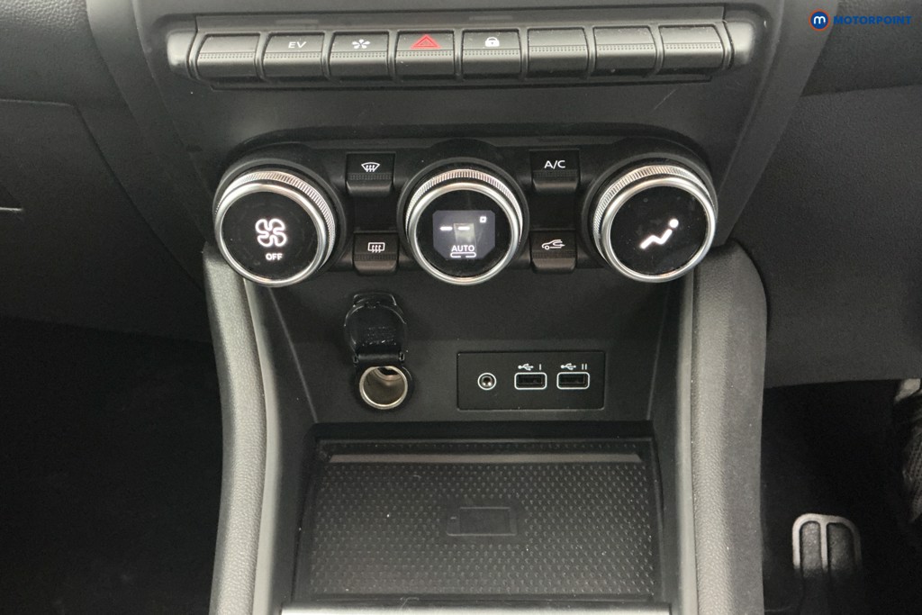 Used Renault Captur 2023 for sale - 77340350: Photo 26