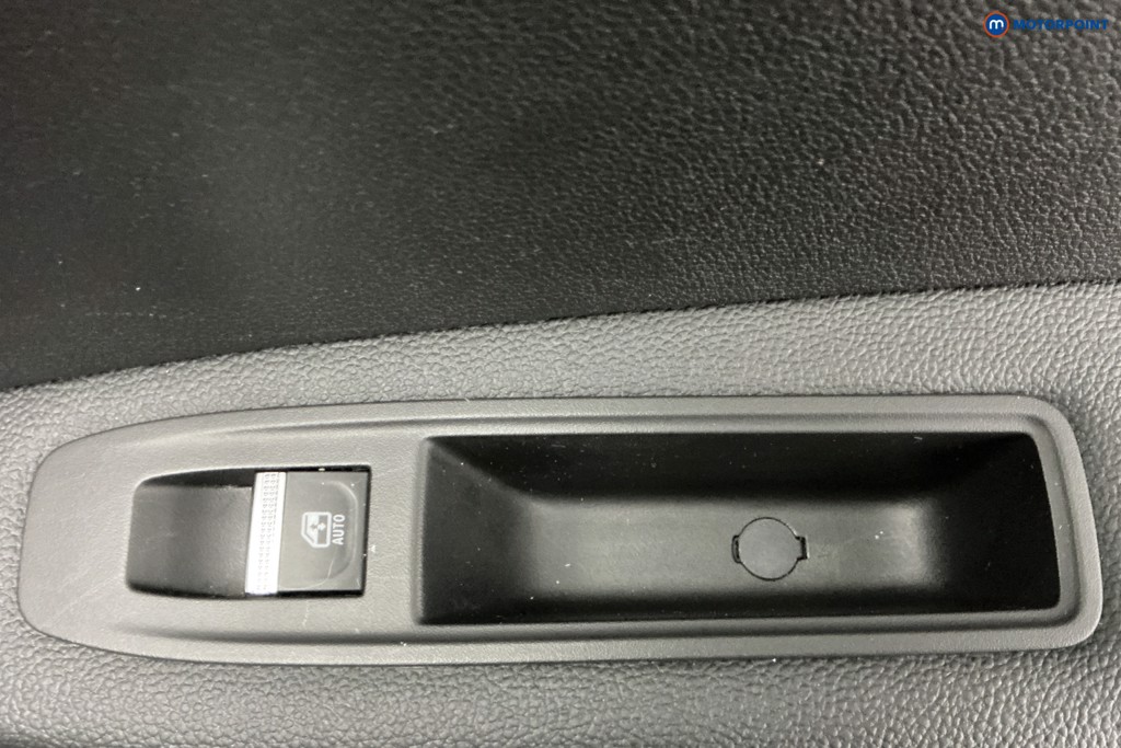 Used Renault Captur 2023 for sale - 77340350: Photo 34