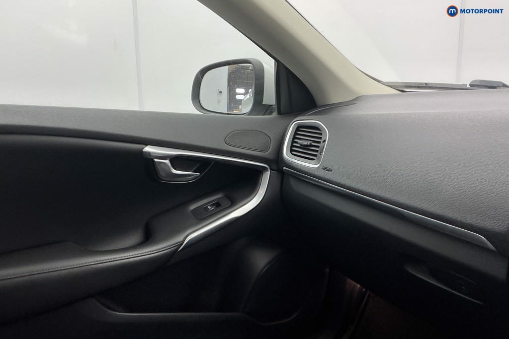 Used Volvo V40 2019 for sale - 77966241: Photo 31