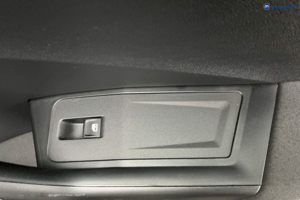 Used Volkswagen T-Roc 2022 for sale - 78081937: Photo 37