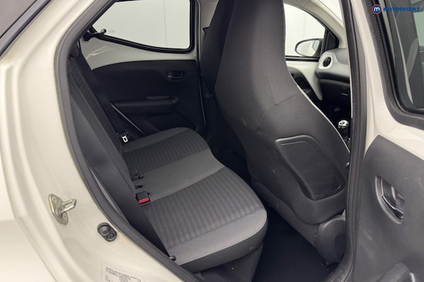 Used Toyota AYGO 2018 for sale - 76222835: Photo 15