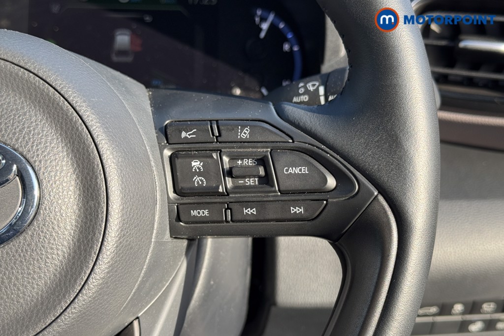 Used Toyota Yaris Cross 2024 for sale - 76875902: Photo 11