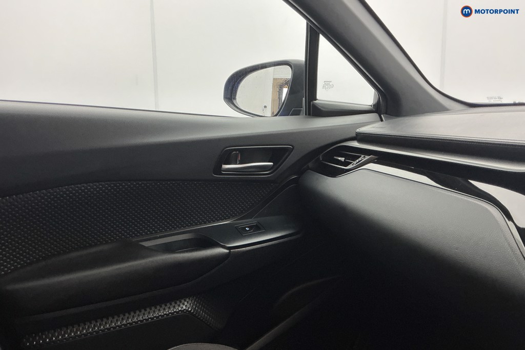 Used Toyota C-HR 2019 for sale - 77804757: Photo 30