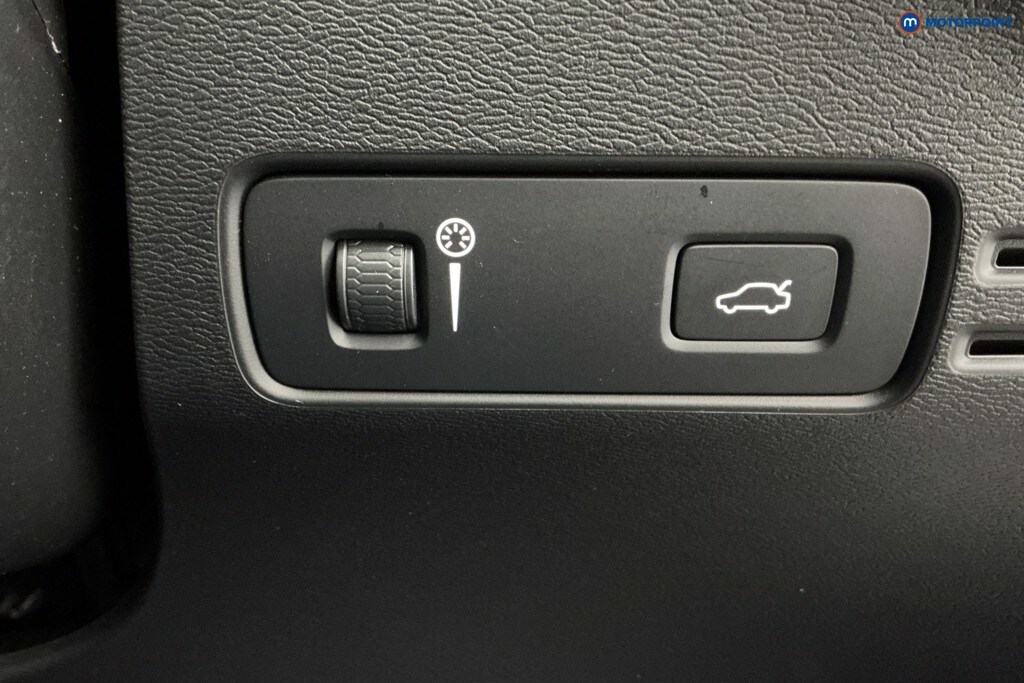 Used Volvo XC40 for sale - 77364609: Photo 31