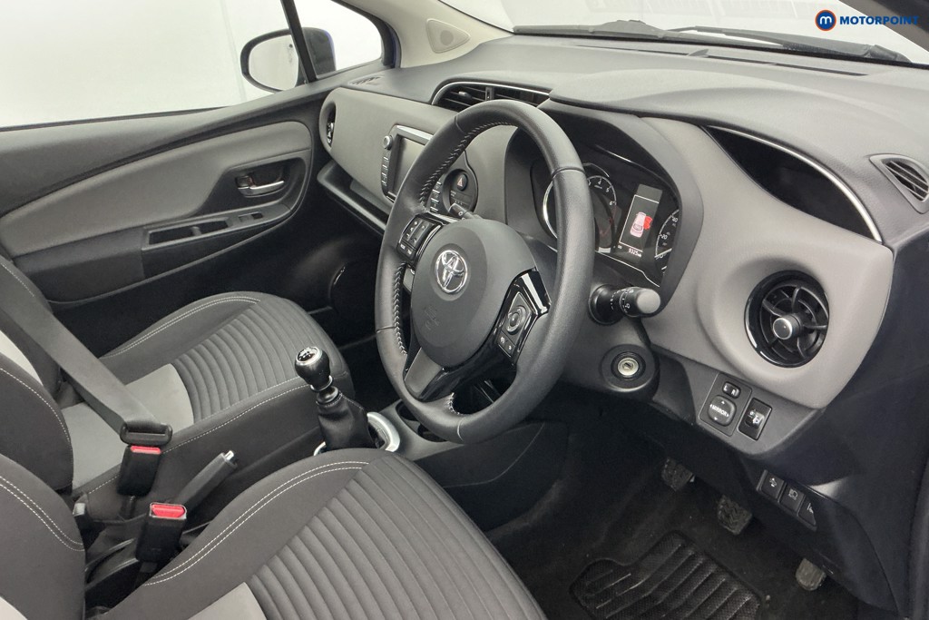 Used Toyota Yaris 2018 for sale - 76908890: Photo 16
