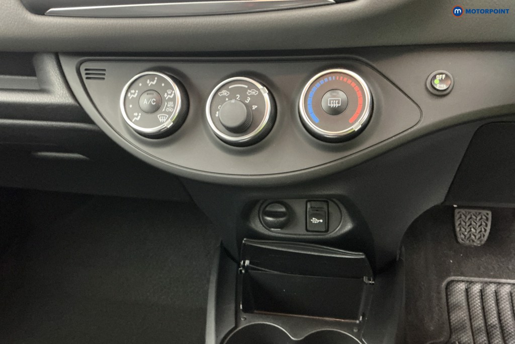 Used Toyota Yaris 2018 for sale - 76908890: Photo 24