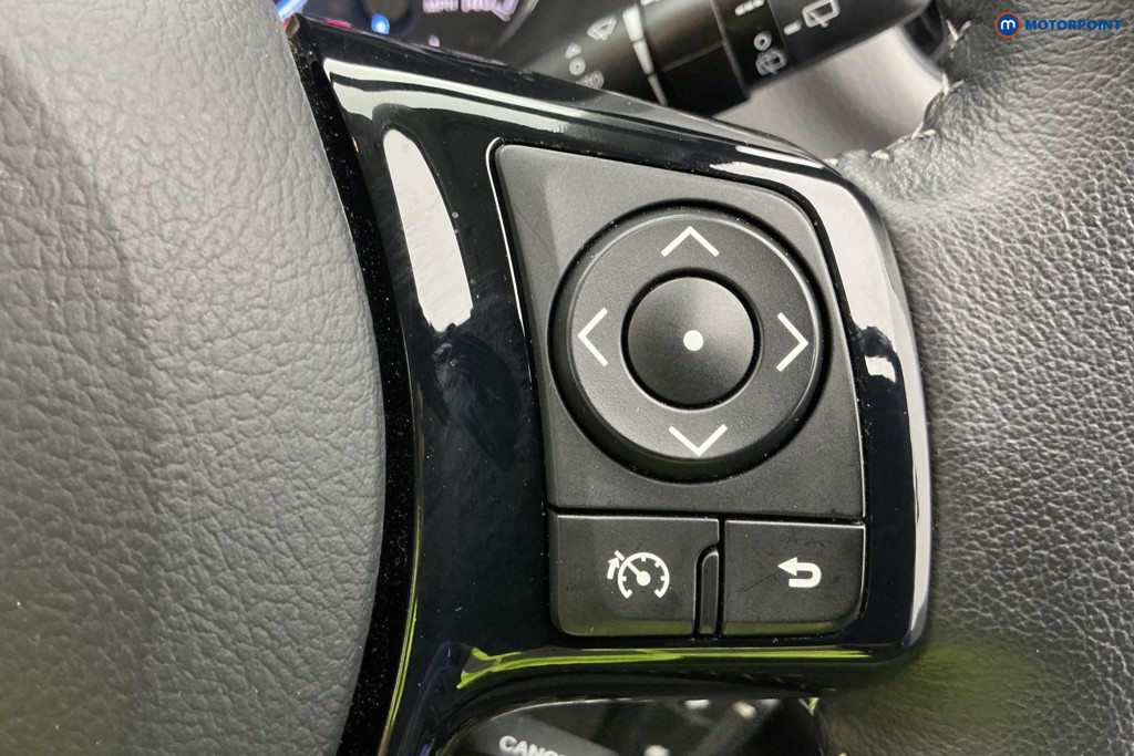 Used Toyota Yaris 2018 for sale - 76908890: Photo 27