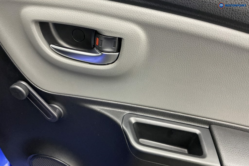 Used Toyota Yaris 2018 for sale - 76908890: Photo 33