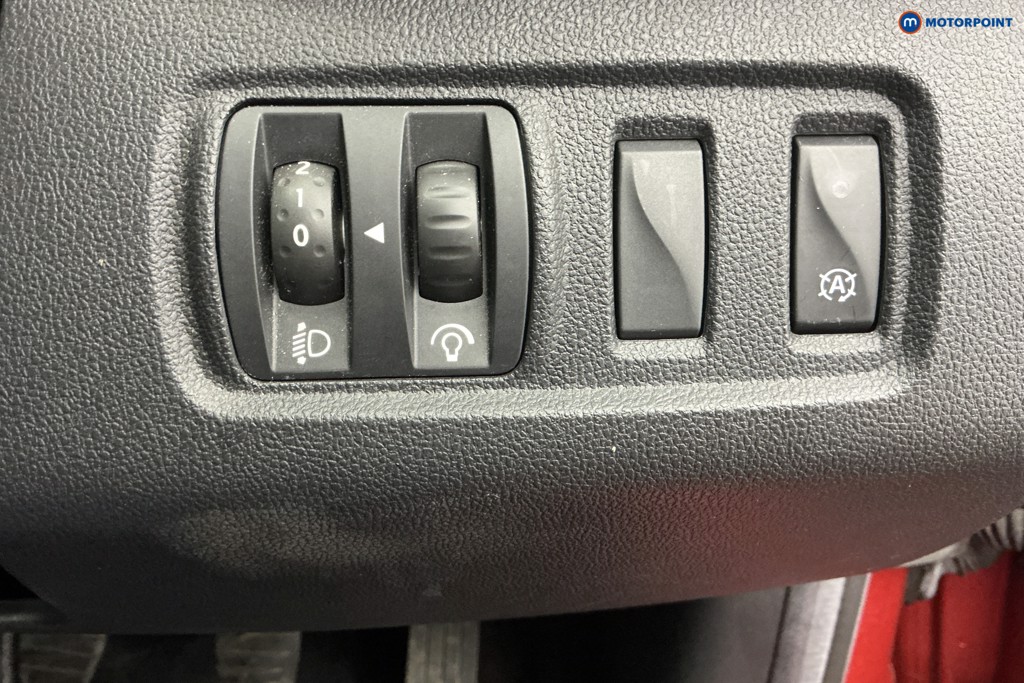 Used Renault Clio 2018 for sale - 77348220: Photo 32