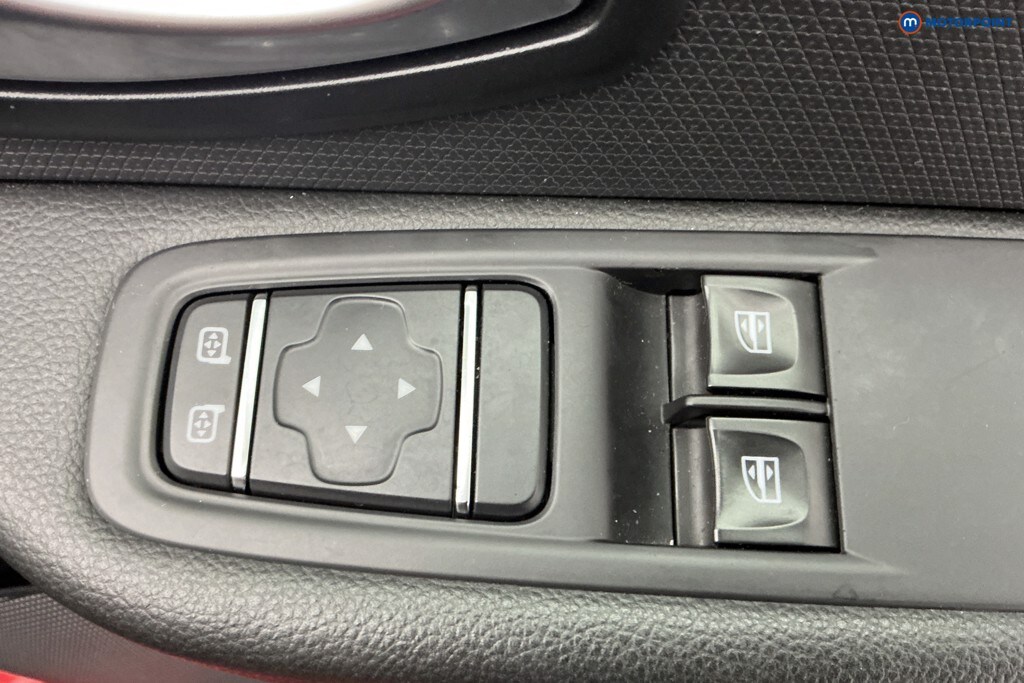 Used Renault Clio 2018 for sale - 77348220: Photo 35