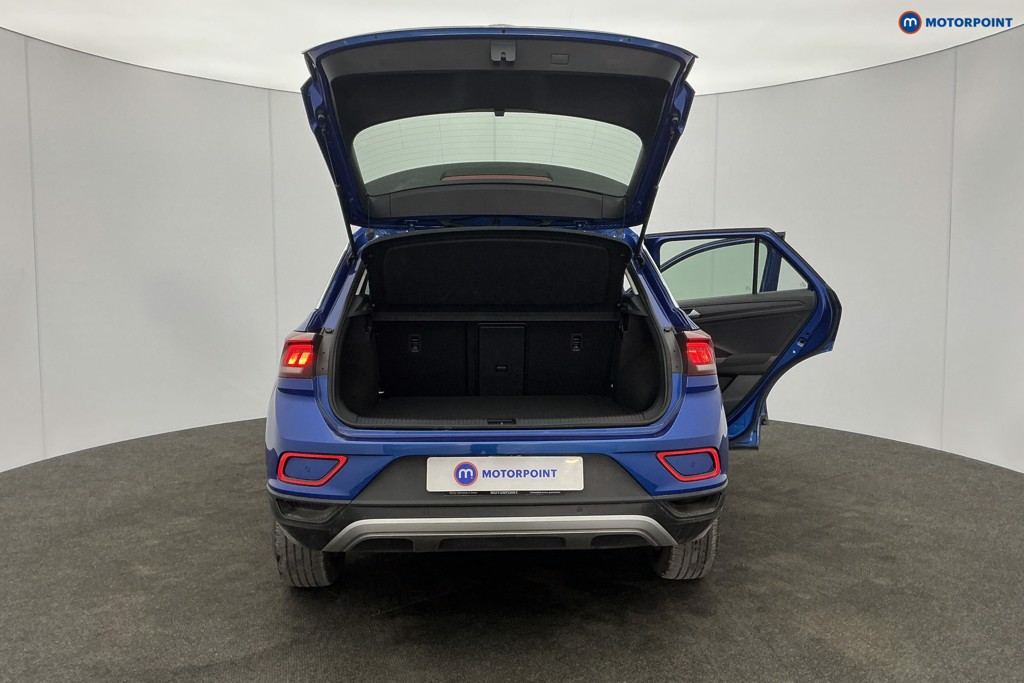 Used Volkswagen T-Roc 2023 for sale - 77989207: Photo 12