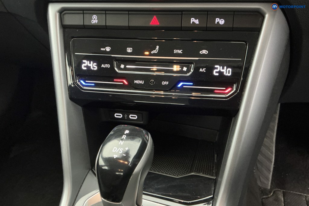 Used Volkswagen T-Roc 2023 for sale - 77989207: Photo 27