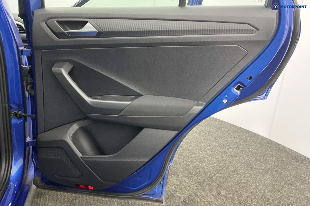 Used Volkswagen T-Roc 2023 for sale - 77989207: Photo 35