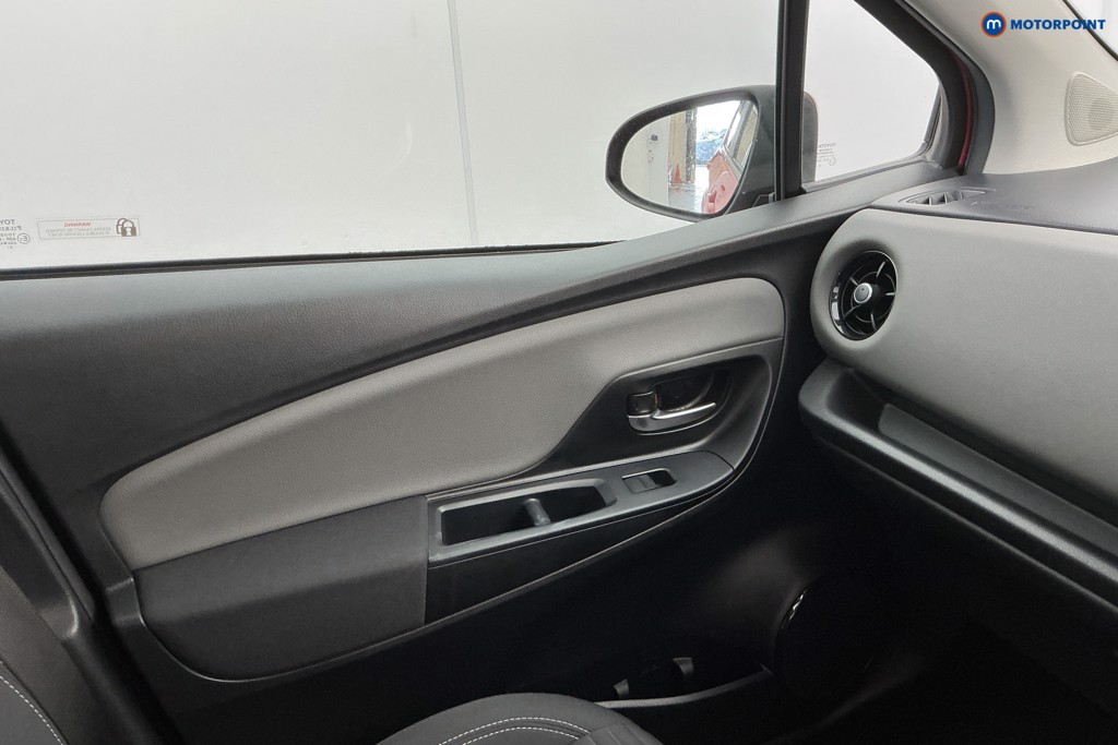 Used Toyota Yaris 2020 for sale - 77106688: Photo 25