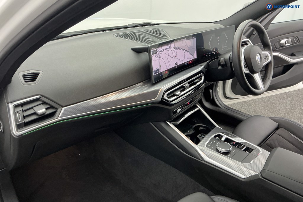 Used BMW 3 Series 2024 for sale - 76697217: Photo 16