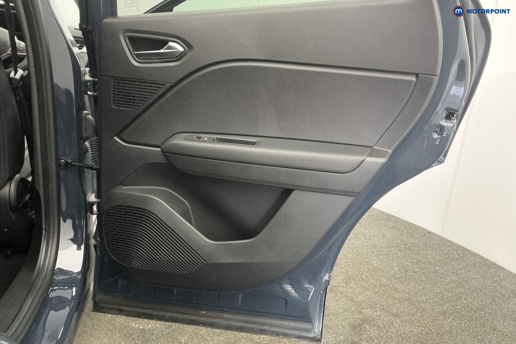 Used Renault Captur 2023 for sale - 78109693: Photo 35