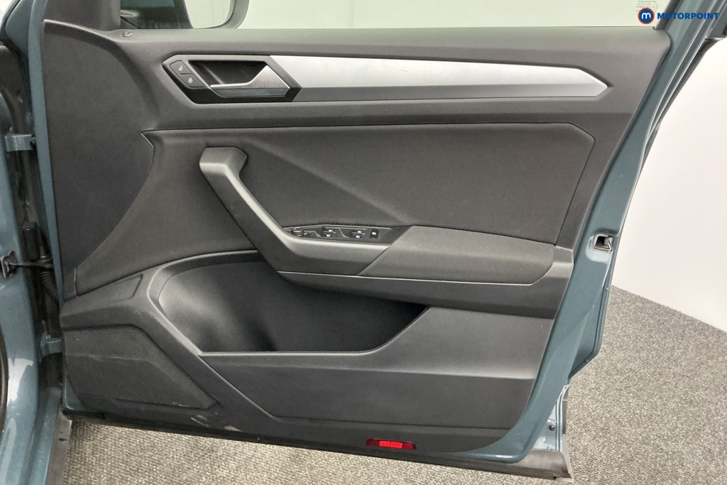 Used Volkswagen T-Roc 2022 for sale - 77069454: Photo 31