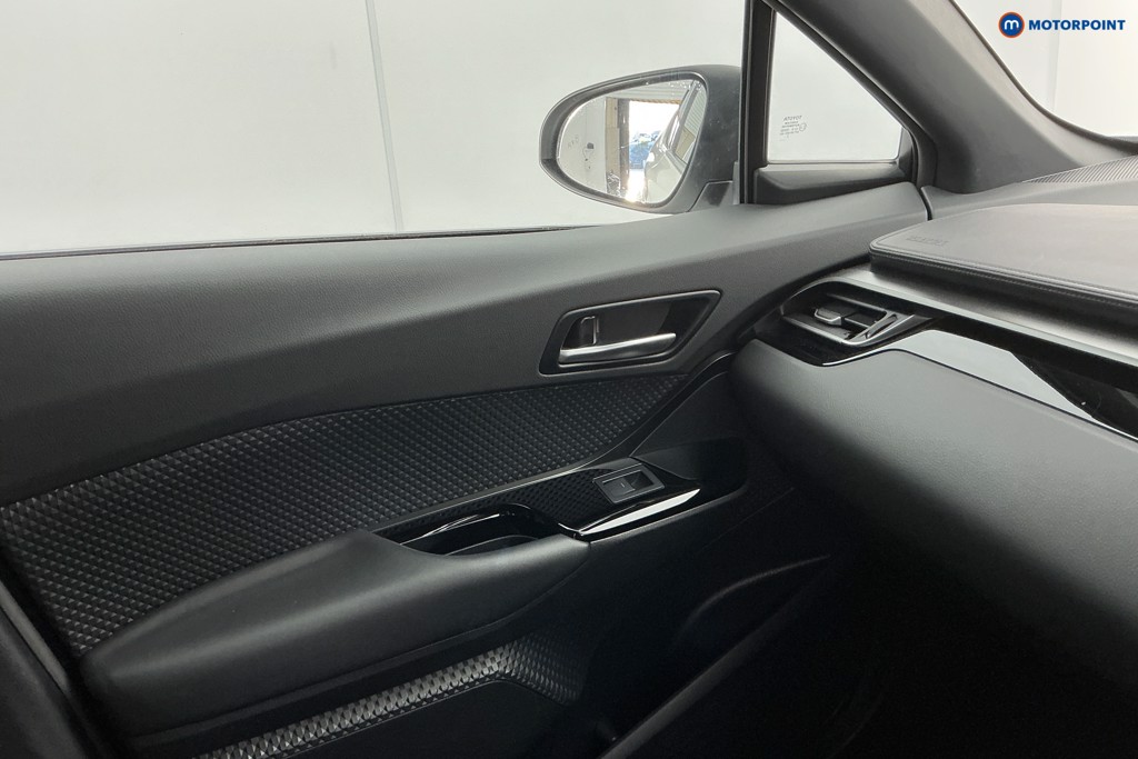 Used Toyota C-HR 2023 for sale - 77086652: Photo 25