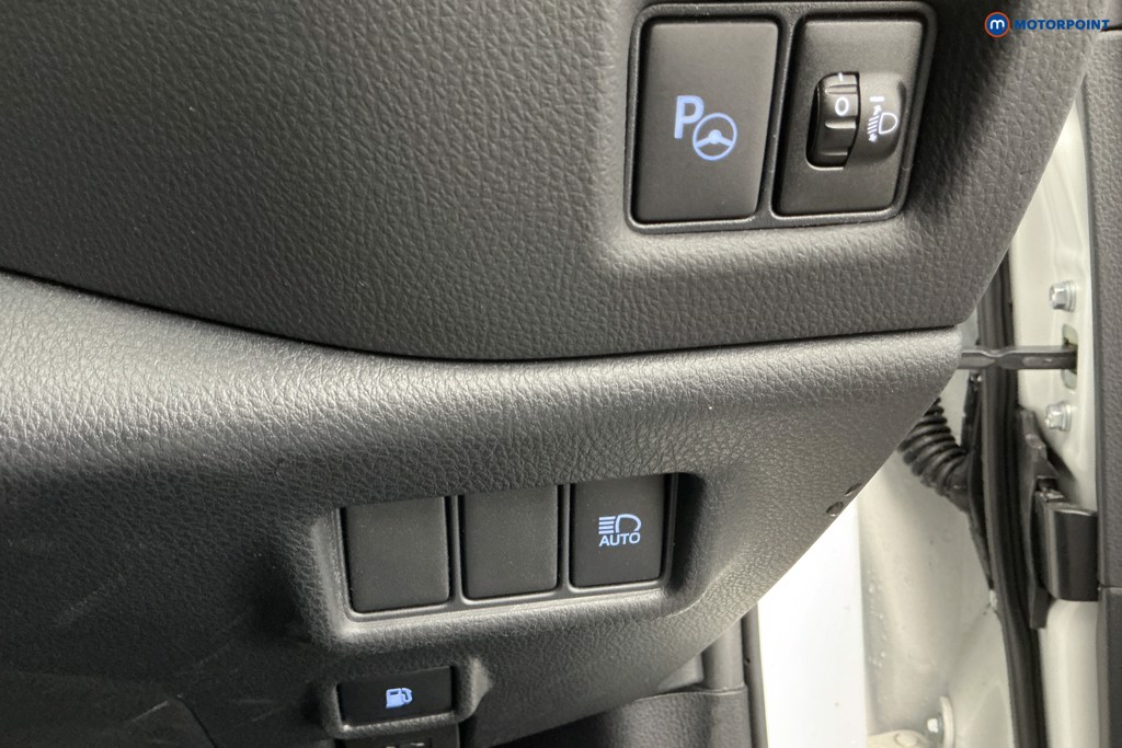 Used Toyota C-HR 2023 for sale - 77086652: Photo 28