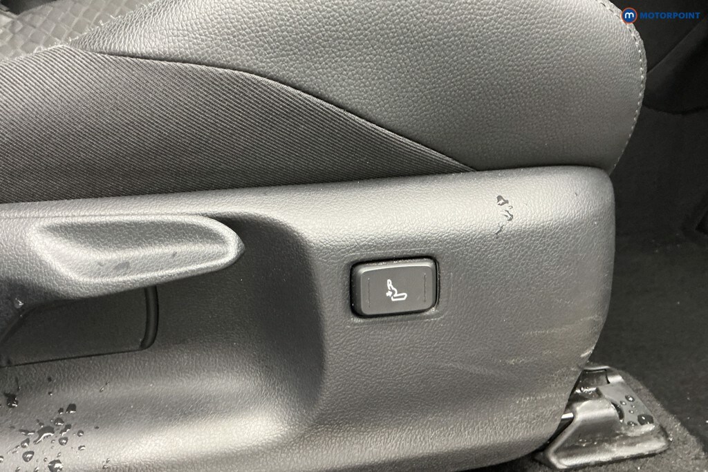 Used Toyota C-HR 2023 for sale - 77086652: Photo 29