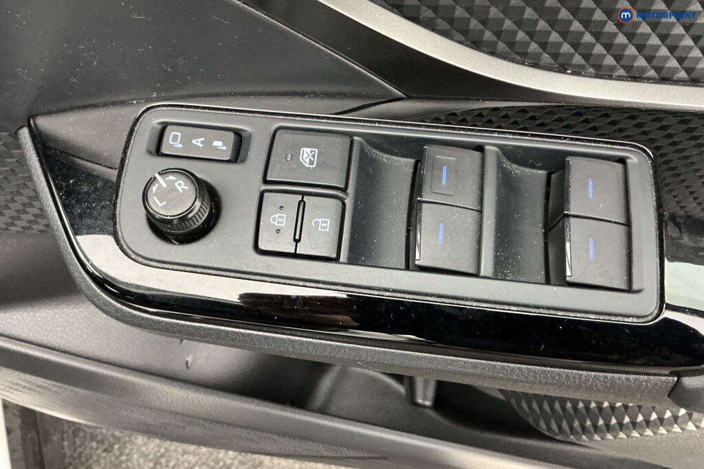 Used Toyota C-HR 2023 for sale - 77086652: Photo 31