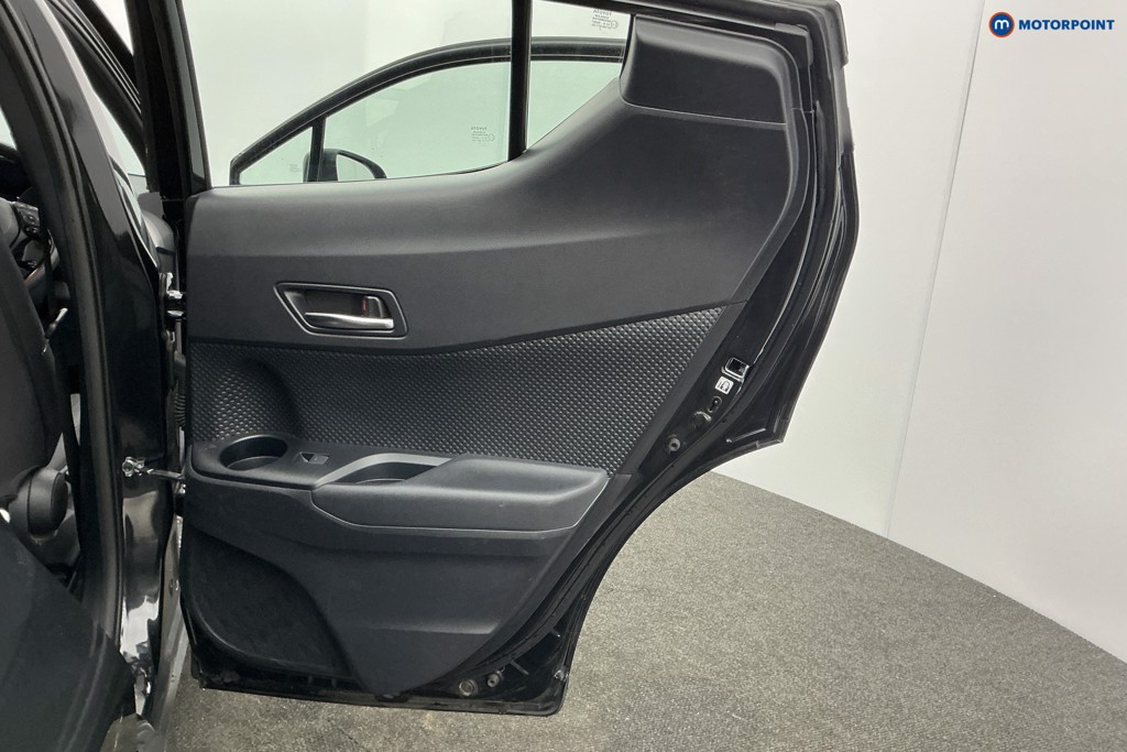 Used Toyota C-HR 2022 for sale - 77665877: Photo 34