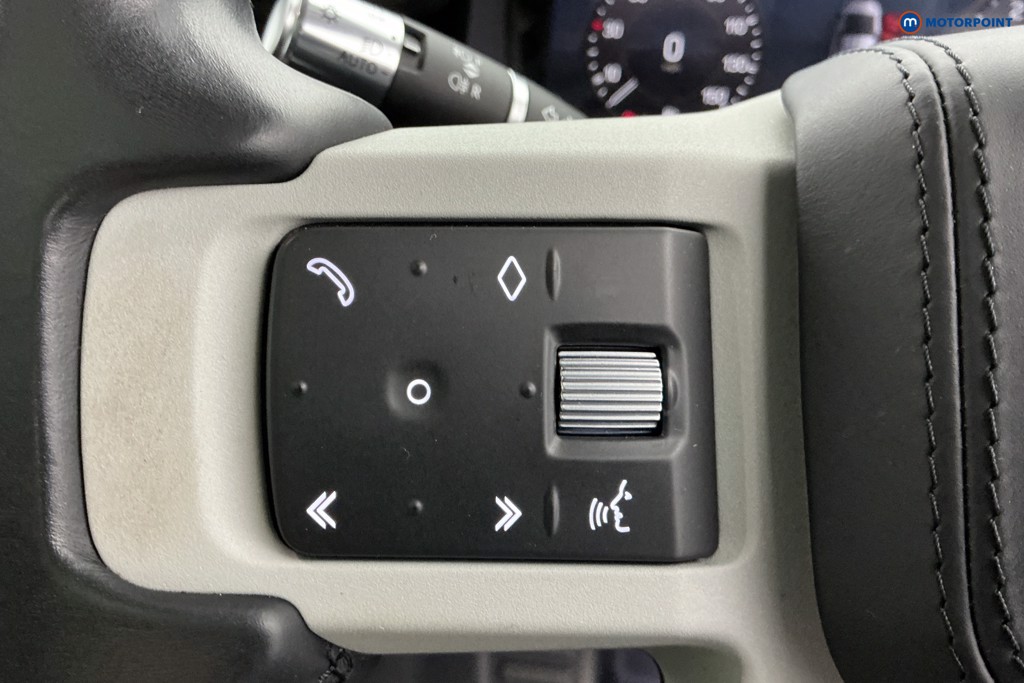 Used Land Rover Defender 2021 for sale - 77006272: Photo 32