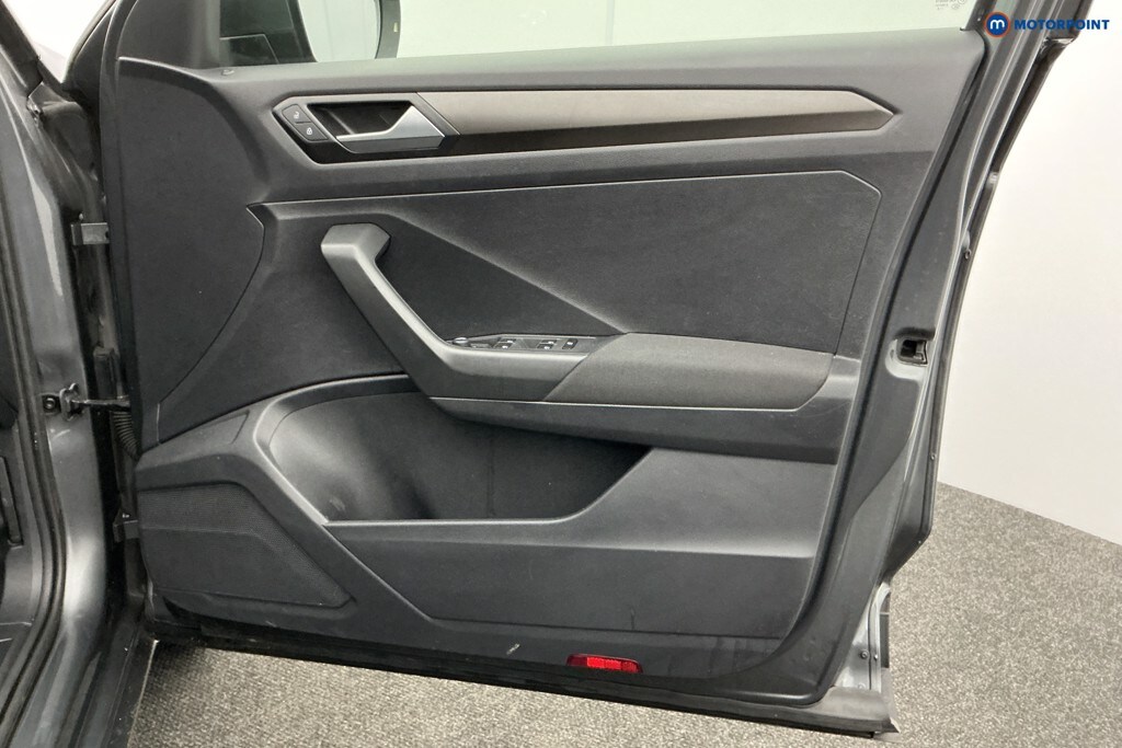 Used Volkswagen T-Roc 2019 for sale - 77533472: Photo 31