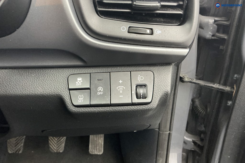 Used Kia Stonic 2023 for sale - 76494879: Photo 14