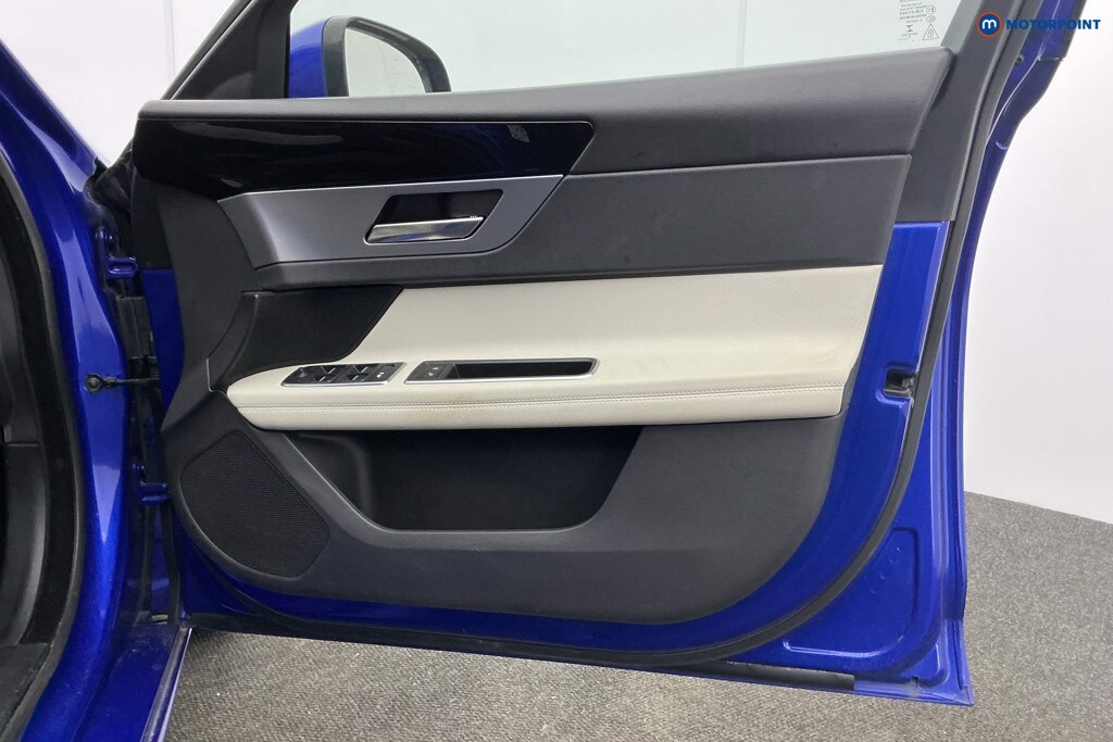 Used Jaguar XF 2018 for sale - 78199580: Photo 30