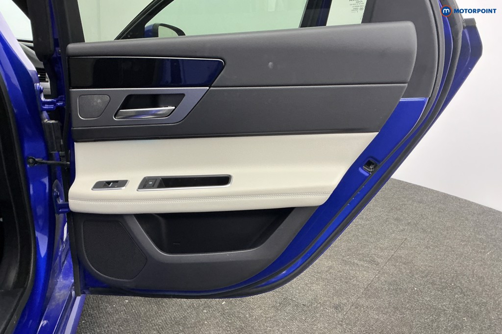 Used Jaguar XF 2018 for sale - 78199580: Photo 32