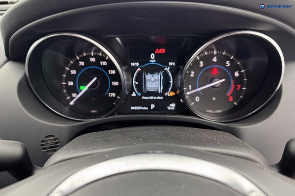Used Jaguar XE 2019 for sale - 76255582: Photo 16
