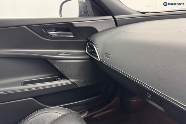 Used Jaguar XE 2019 for sale - 76255582: Photo 24