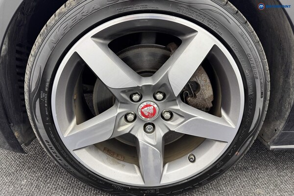Used Jaguar XE 2019 for sale - 76255582: Photo 43