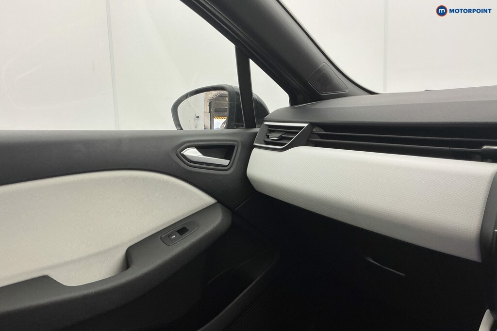 Used Renault Clio 2023 for sale - 77888939: Photo 31