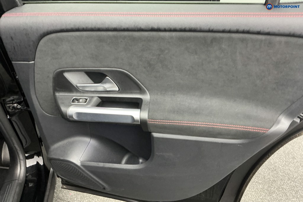 Used Mercedes-Benz GLB 2023 for sale - 76719665: Photo 31