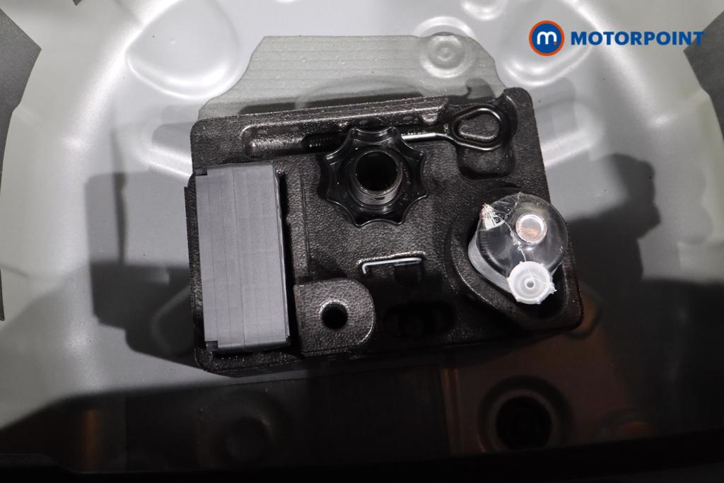 Used Volkswagen Polo 2024 for sale - 77340479: Photo 33