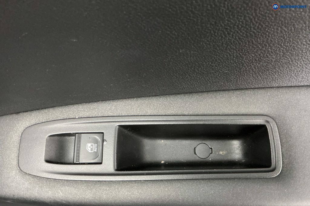 Used Renault Captur 2024 for sale - 77951597: Photo 35