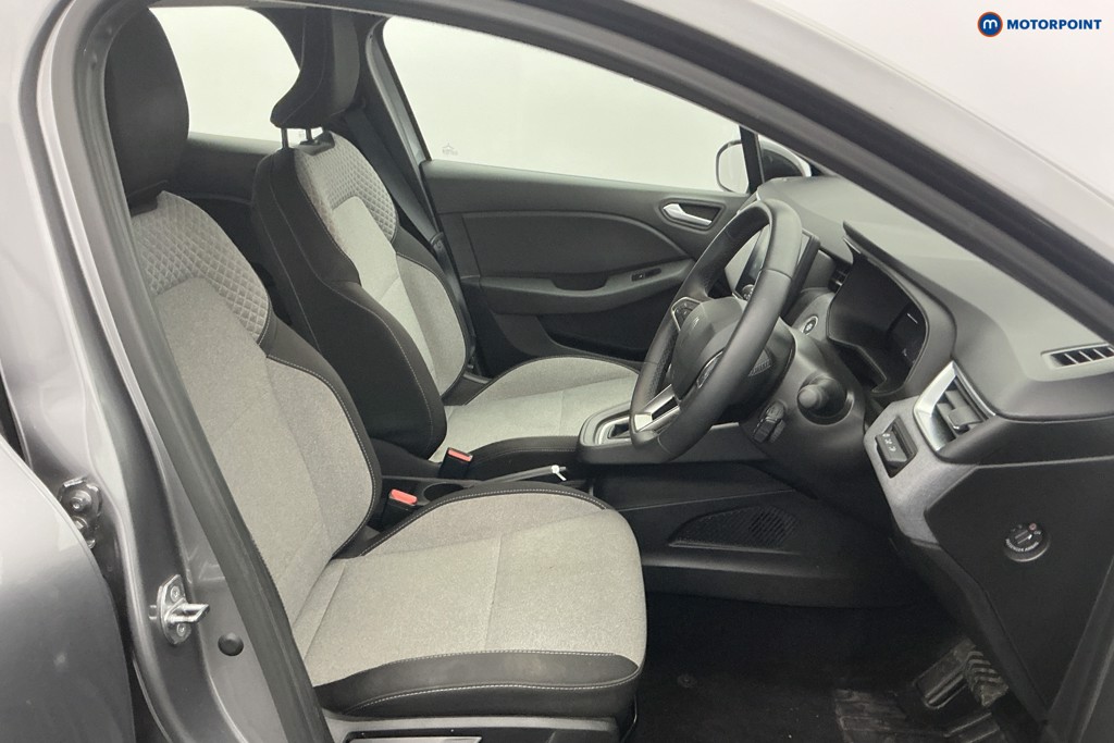 Used Renault Clio 2025 for sale - 77904025: Photo 15