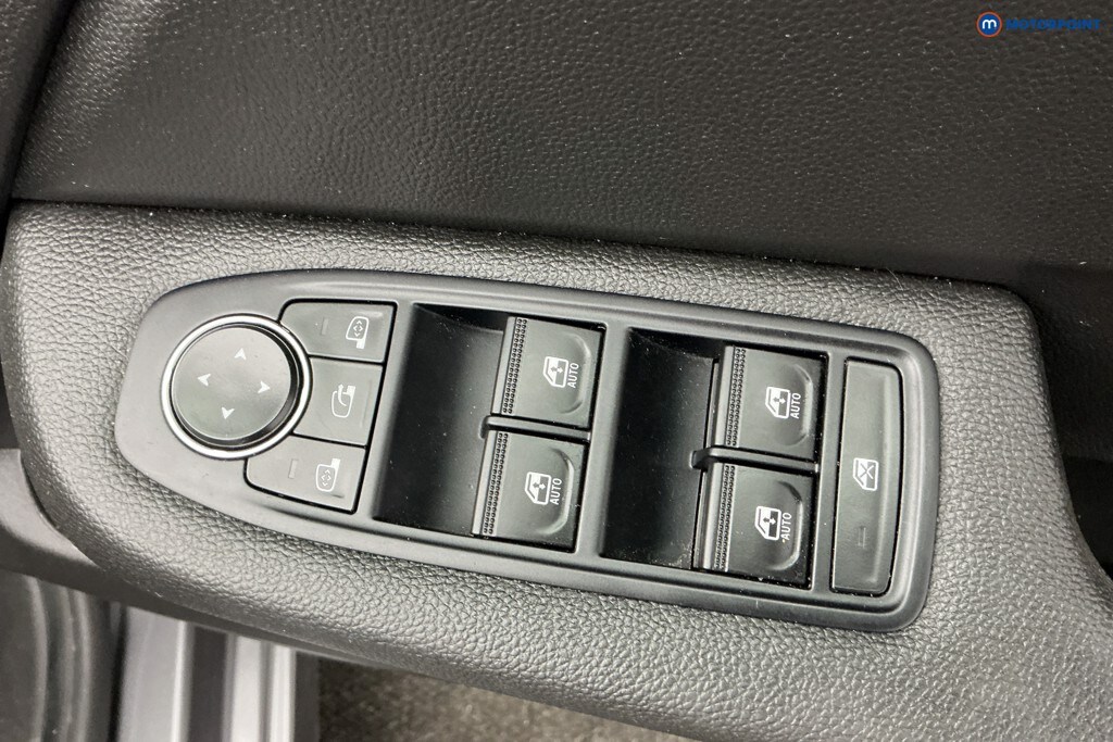 Used Renault Clio 2025 for sale - 77904025: Photo 33